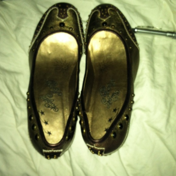 Unusual brown pumps TRADE