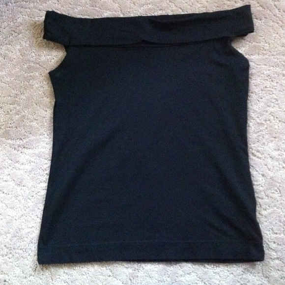 ***^ ON HOLD^***Off the shoulder shirt