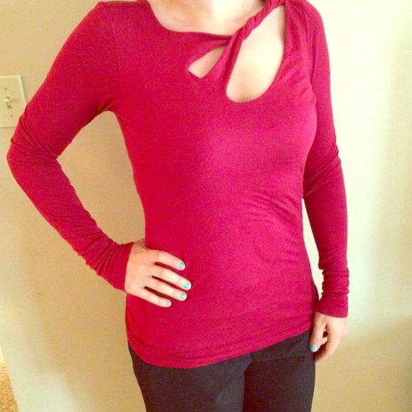 💄💄Sexy red shirt!💄💄