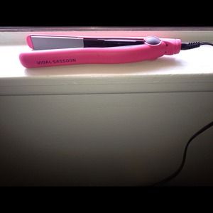 NEVER USED Vidal Sassoon hair straighter