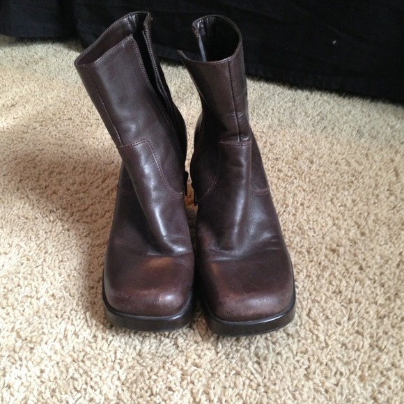 Boots - Picture 1 of 3