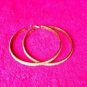 Golden hoop earring, long lasting!!