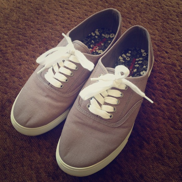 ⏰Reserved for makenzie423⏰ Target shoes