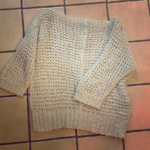 ✋SOLD✋Loose fitted knit sweater!