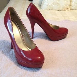 NWOT Mossimo Dark Red Pumps Sz 8