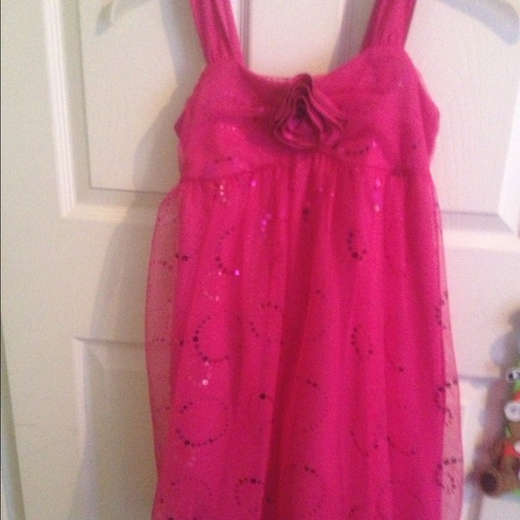 SOLDPink with sequince. Love it thessdezareyes