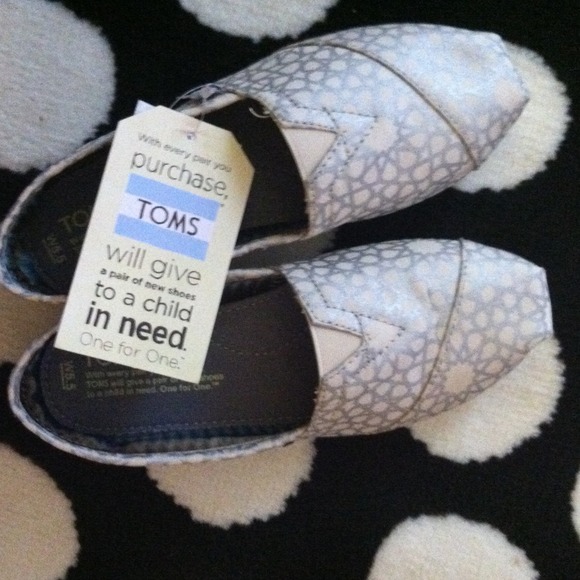 Toms shoes