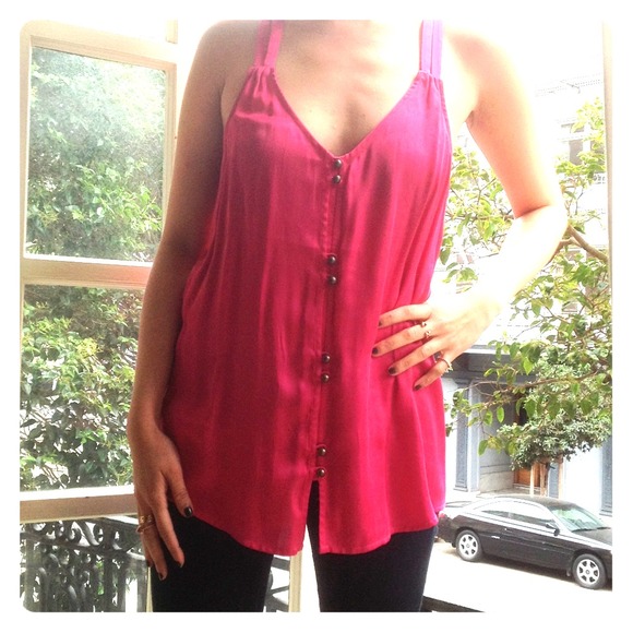 Super cute fuschia double strap tank!