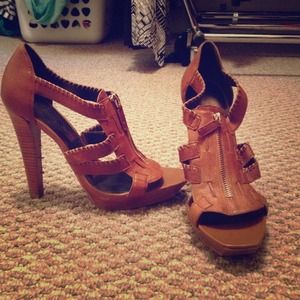 JESSICA SIMPSON Platform sandals with zip