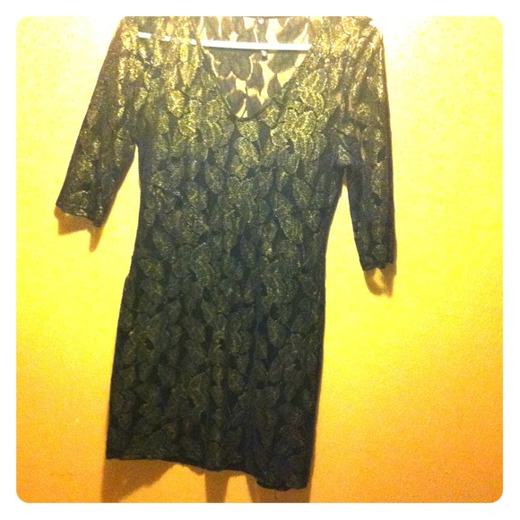 Quarter sleeved very cute dress