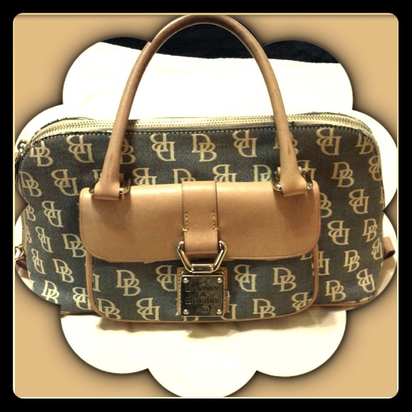 Dooney & Bourke purse