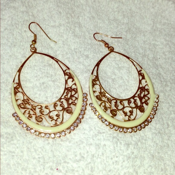 🔆🔆Goldtone earrings 🔆🔆