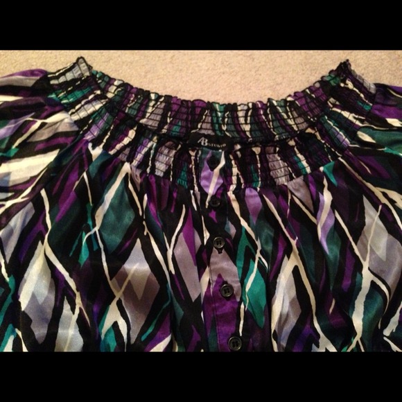 ❌SOLD❌ Pretty Multicolored Top - Picture 3 of 3