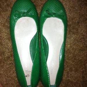 Green flats with bow. Size 9.5