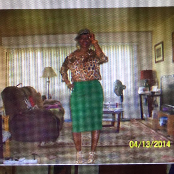 Beautiful Leopard 3/4 sleeve blouse - Picture 5 of 6