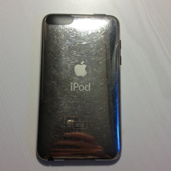 Used 8GB iPod Touch - Picture 2 of 2