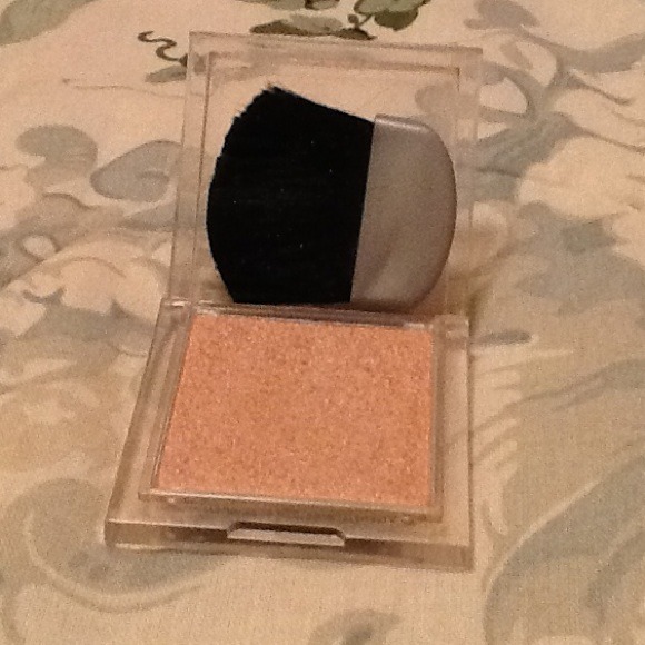 Eye shadow - Picture 3 of 3
