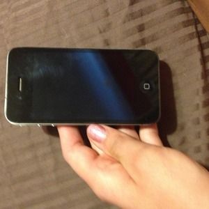 iPhone 4, everything on it works, willing to trade