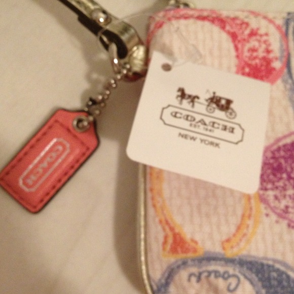 Coach clutch with tags - Picture 3 of 3