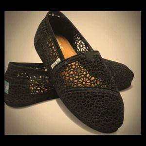 Black and blue crochet Toms