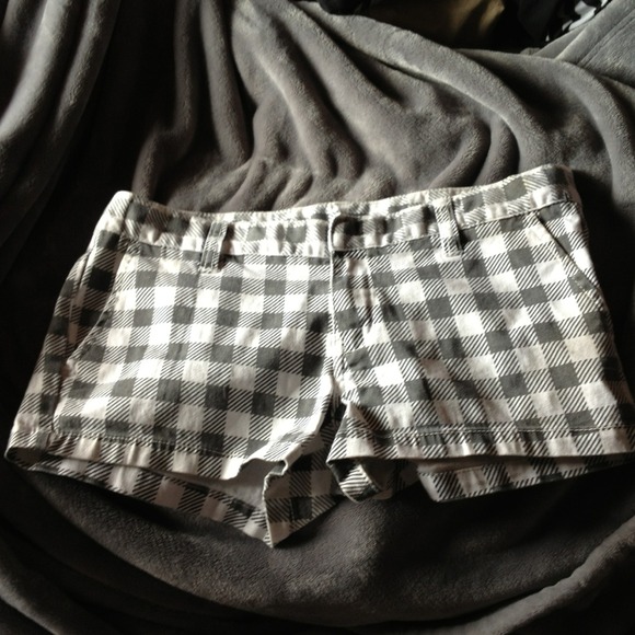 Black and white Hurley shorts