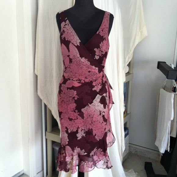 Maggy London Dresses & Skirts - REDUCED 100% silk Maggy London dress