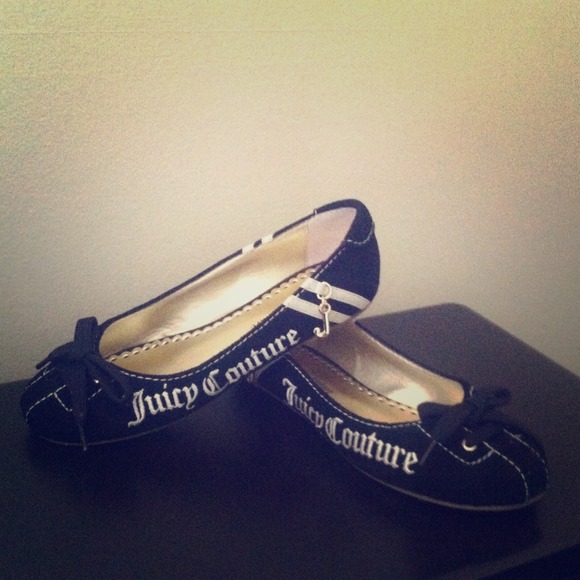 Juicy couture black flats!