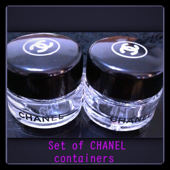 Set of 2 CHANEL small cosmetic container.