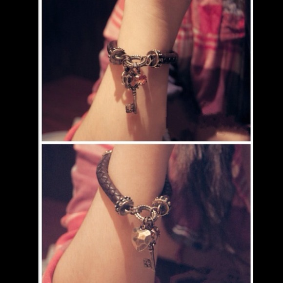 ❗️SOLD Bohemian heart and key bracelet - Picture 2 of 2