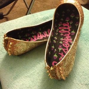 Gold Glitter shoes!