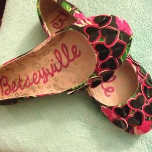 Black and Pick Floral Hearts