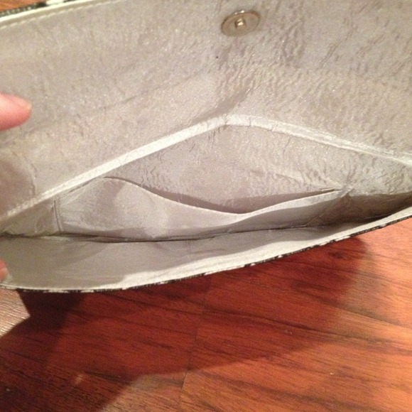 Sold🌸Lace Clutch - Picture 2 of 3