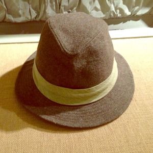 Vintage hat gray