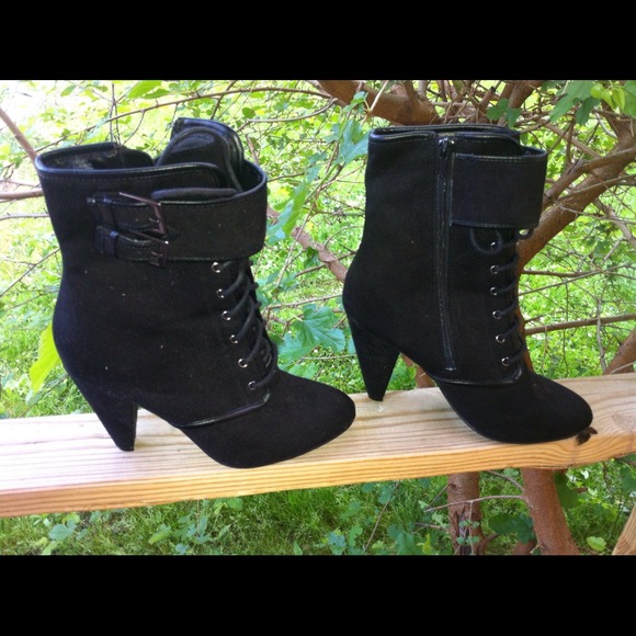 Booties suede worn once