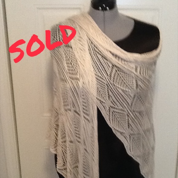 📦Sold in bundle!📦 Absolutely stunning wrap!