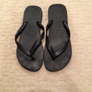 ON HOLD for brpacloset - Black Havaianas