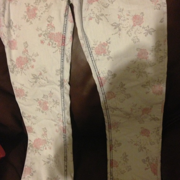 Flower print jeans