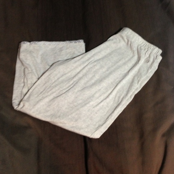 🔴Sold in bundle🔴  Tommy Hilfiger cropped lounger