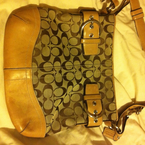 Authentic coach cross body
