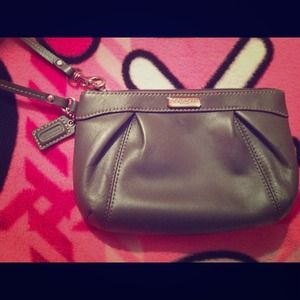 GREY COACH WRISTLET