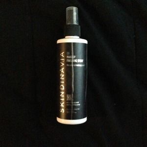 SKINDINIVIA makeup setting spray 8oz