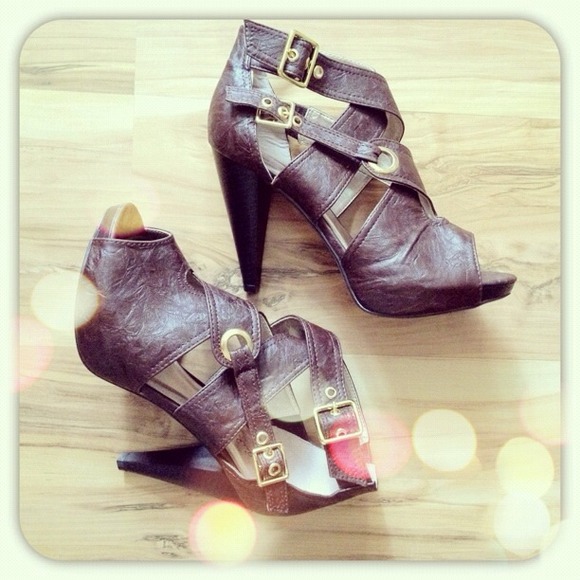Brown High heels