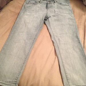 BCBGMaxazria Capri jean New never worn size 27