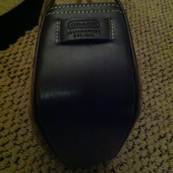 Coach signature purse SOLD!!!! - Picture 2 of 4