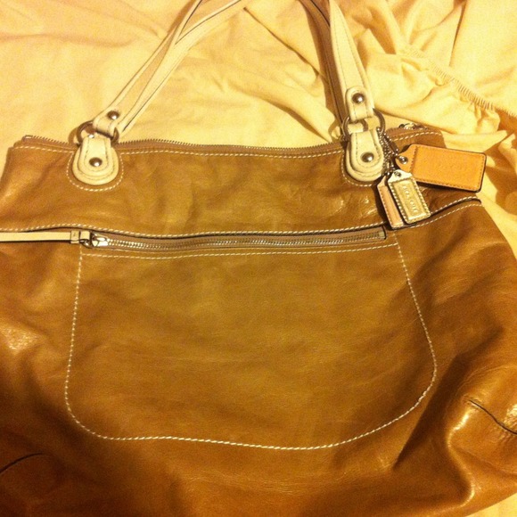 Authentic coach poppy tote!