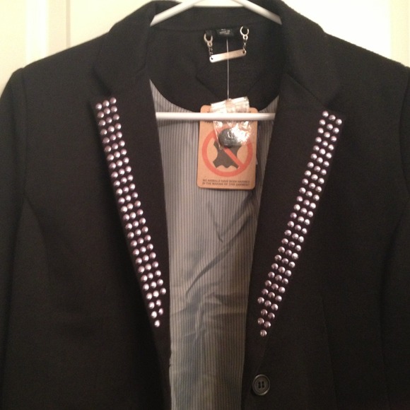 ❌SOLD-BUNDLED❌ 💯% Vegan Leather JouJou blazer - Picture 3 of 4