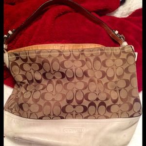 🎉Reduced🎉 Authentic Coach Bucket purse