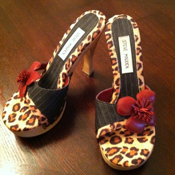 Flower Detail Mules