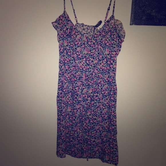 **Sold in bundle** Floral Dress