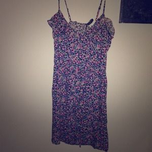 **Sold in bundle** Floral Dress